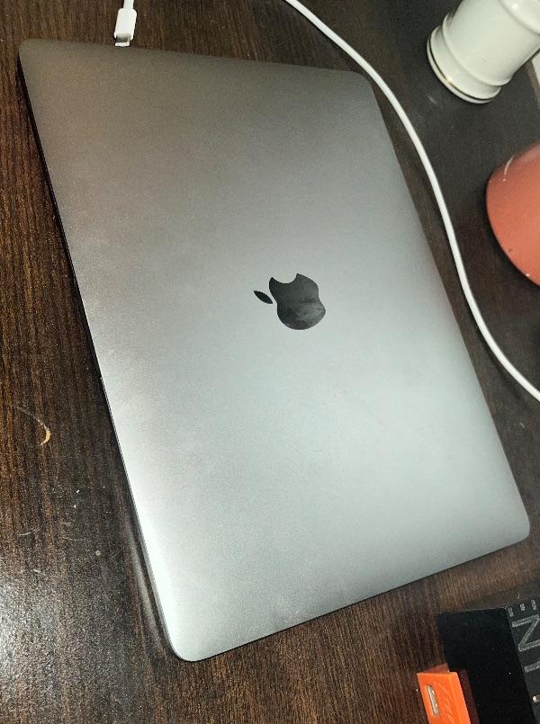 MacBook Pro 13" (2019) –  Touch Bar – Retina