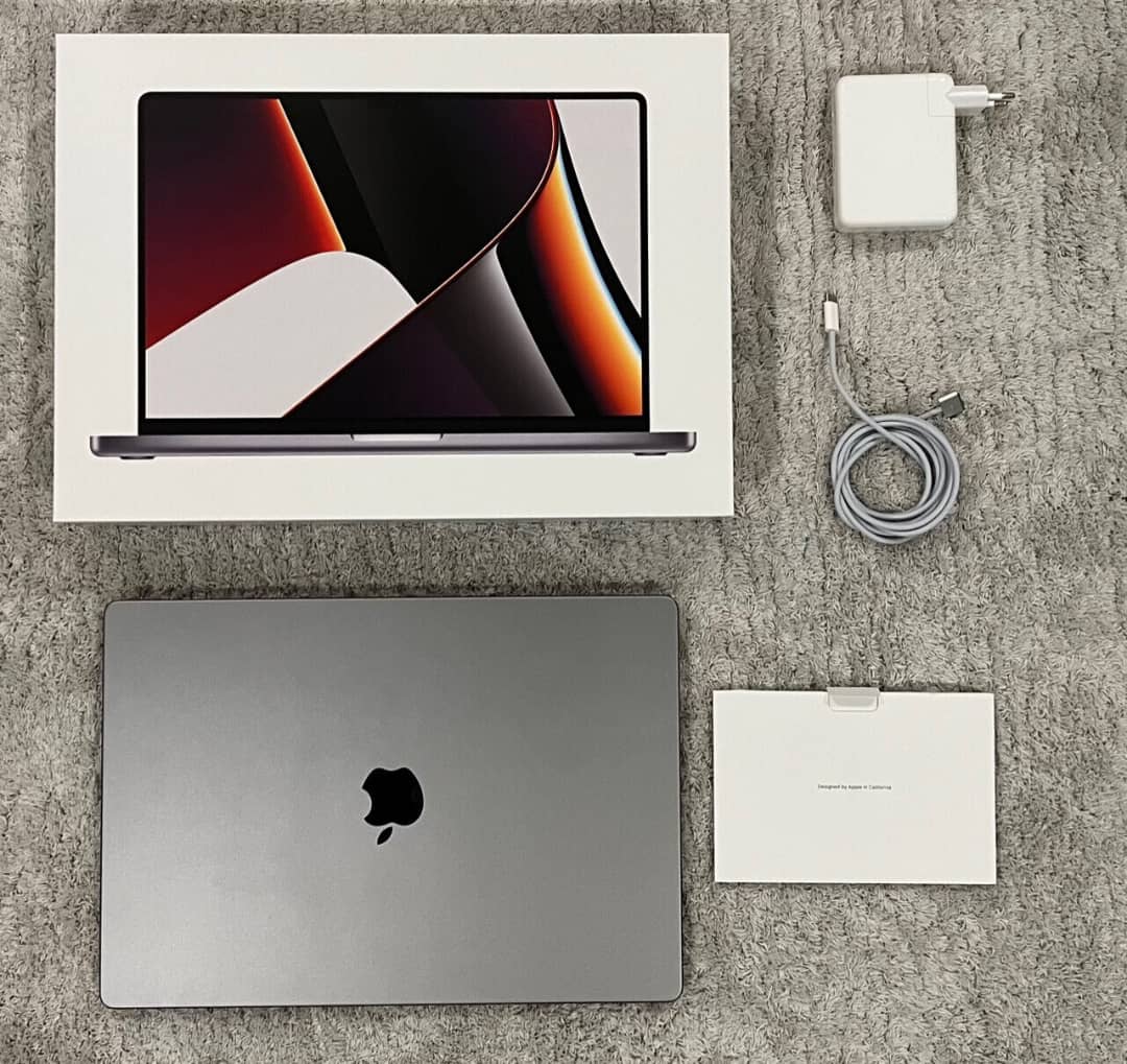 Apple MacBook Pro 16 pouces (SSD 1 To, M1 Pro, 16 Go) gris