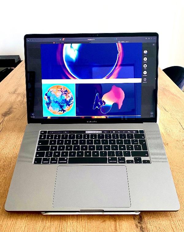 MacBook Pro 16 i9 Touch Bar 2020