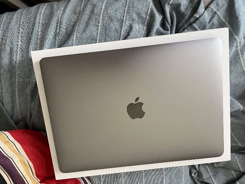 Vds MacBook Pro M1 13 avec garanti FNAC 2 ans